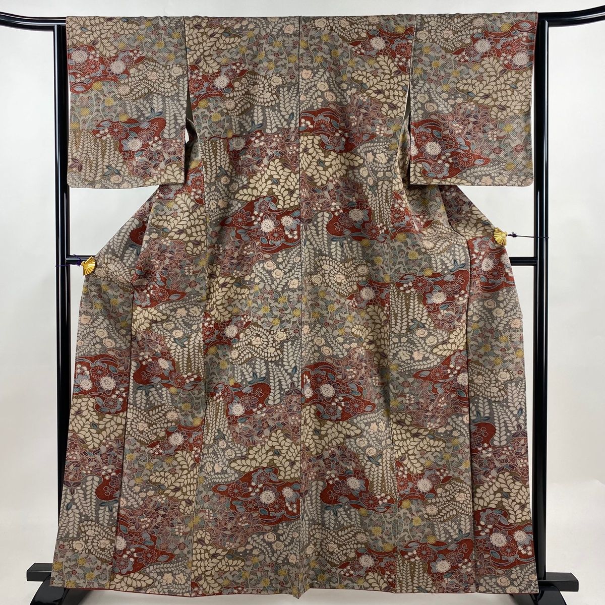 美品 小紋 鮫小紋 白藤色 縮緬 身丈166.5cm 裄丈70cm 袷 正絹