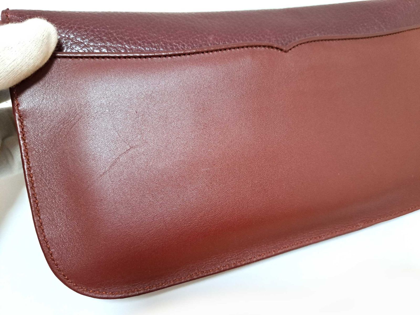 カルティエ マスト セカンドバッグ クラッチバッグ 型押し ボルドー