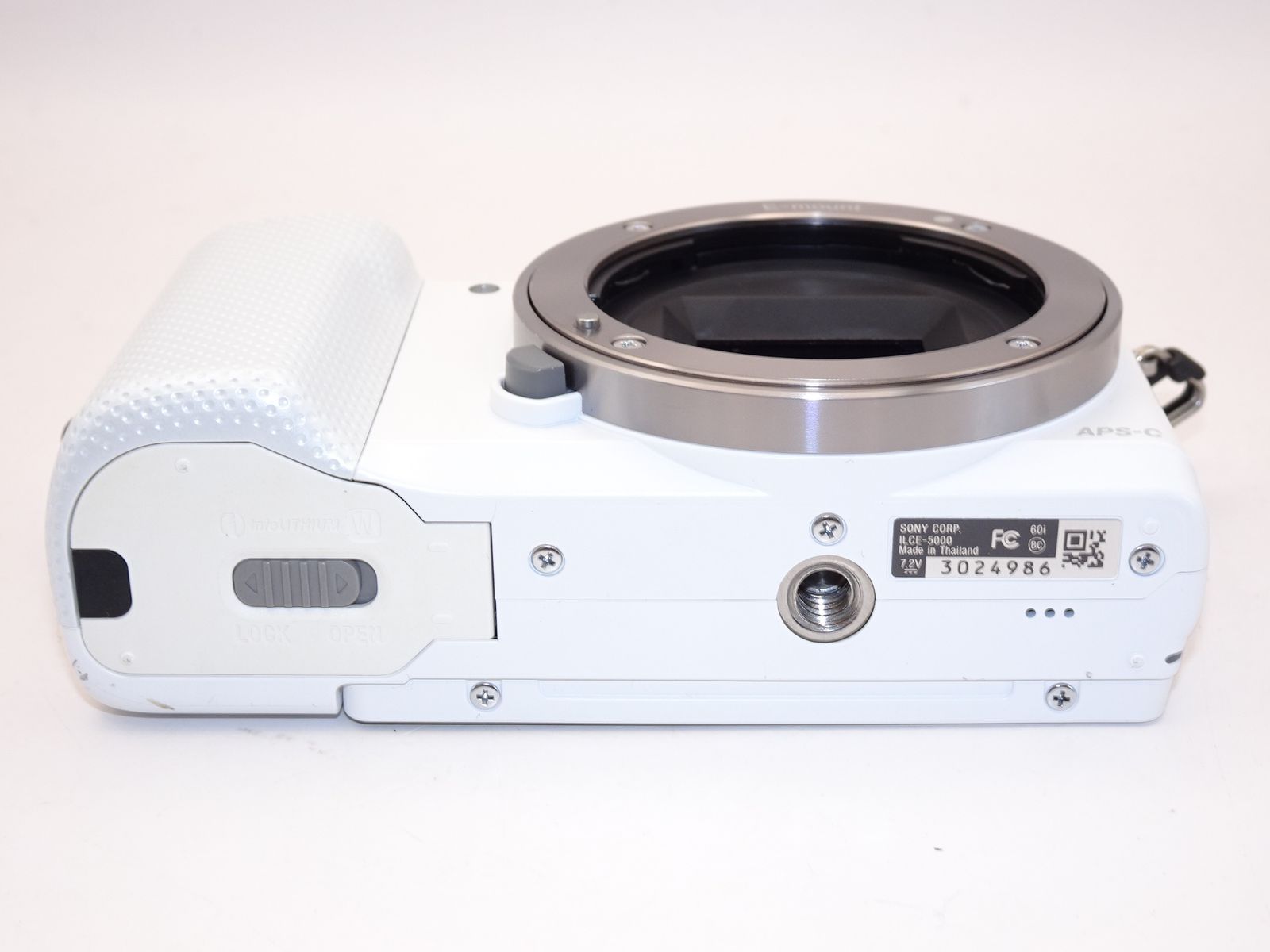 SONY α5000 ホワイト パワーズームレンズキット Amazon | SONY α5000 パワーズームレンズキット(ホワイト／デジタル