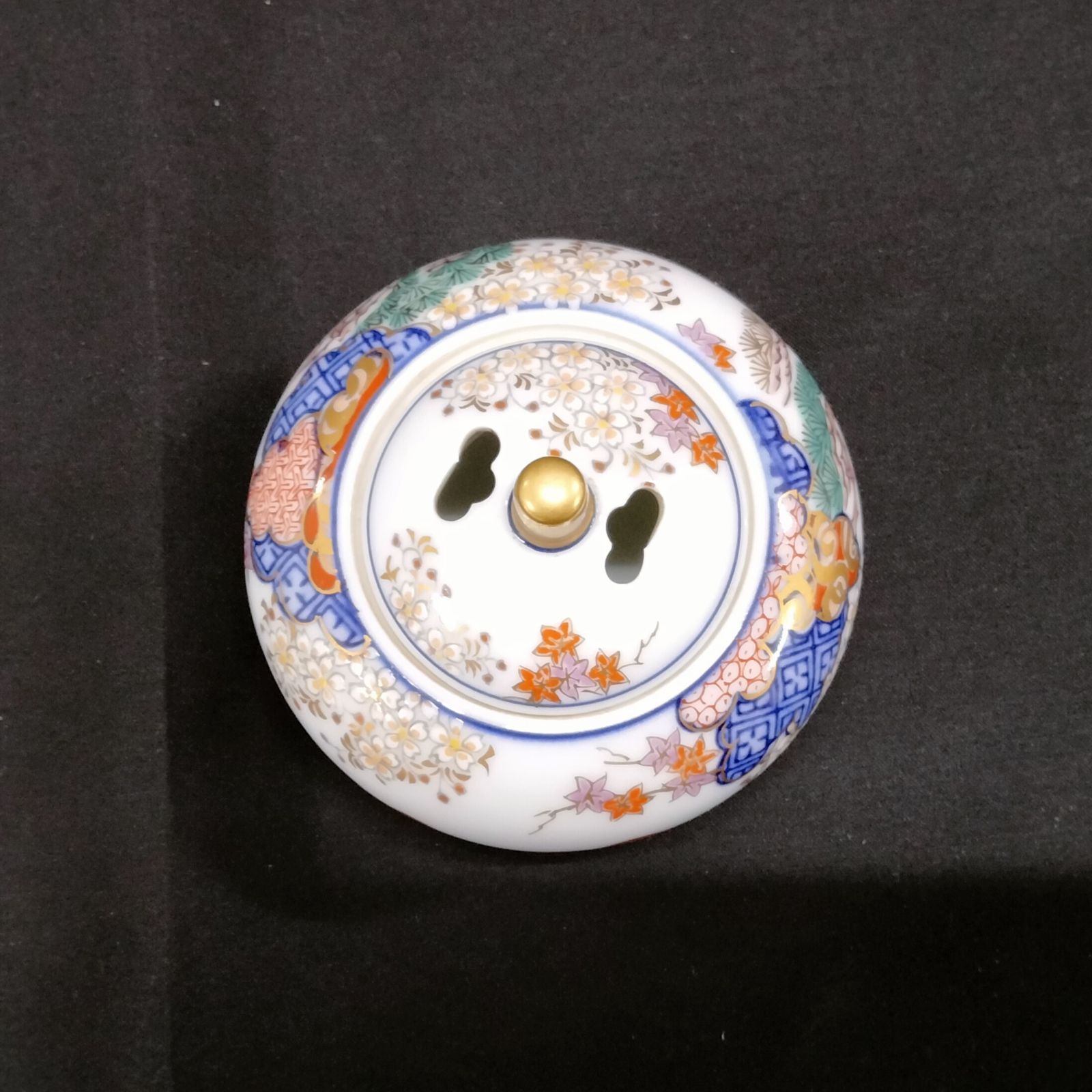 ARITAYAKI 有田焼 工芸品 香炉 其泉 春秋文 豆丸焼 1点 - メルカリ