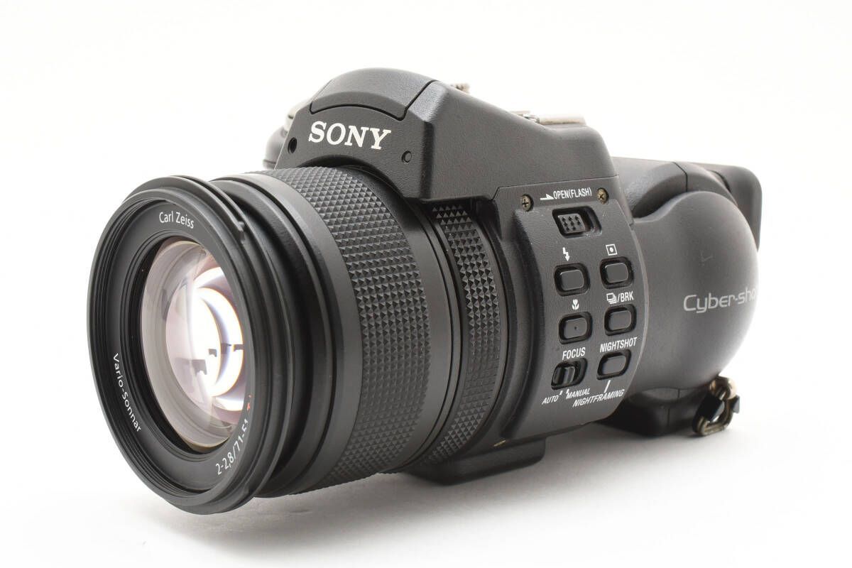 Cyber-shot DSC-F828
