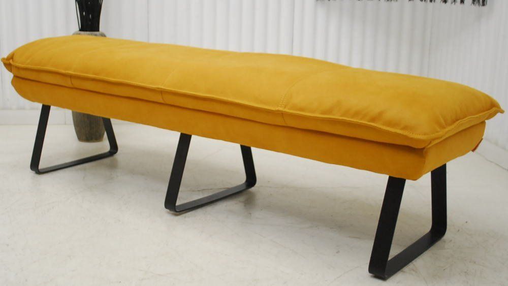 ボリューム感たっぷりのベンチソファー チェアー