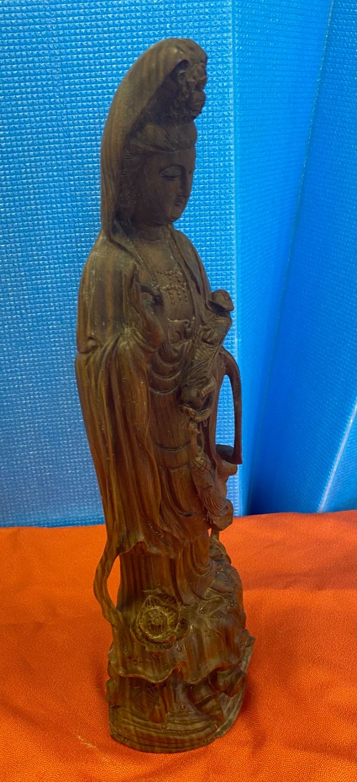 精巧な彫刻如意持て観音様　宝石の木（緑檀）彫刻　一刀彫り　仏像　木彫り 精巧な彫刻如意持て観音様 宝石の木（緑檀）彫刻 一刀彫り 仏像