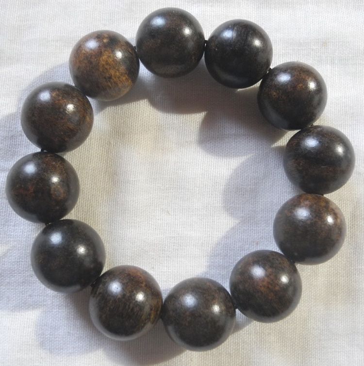 栃木レザー　ツタ&フラワースタッズベルト　ブラック　ブラス&ニッケル 栃木レザー ツタ&フラワースタッズベルト ブラック 栃木レザー ツタ