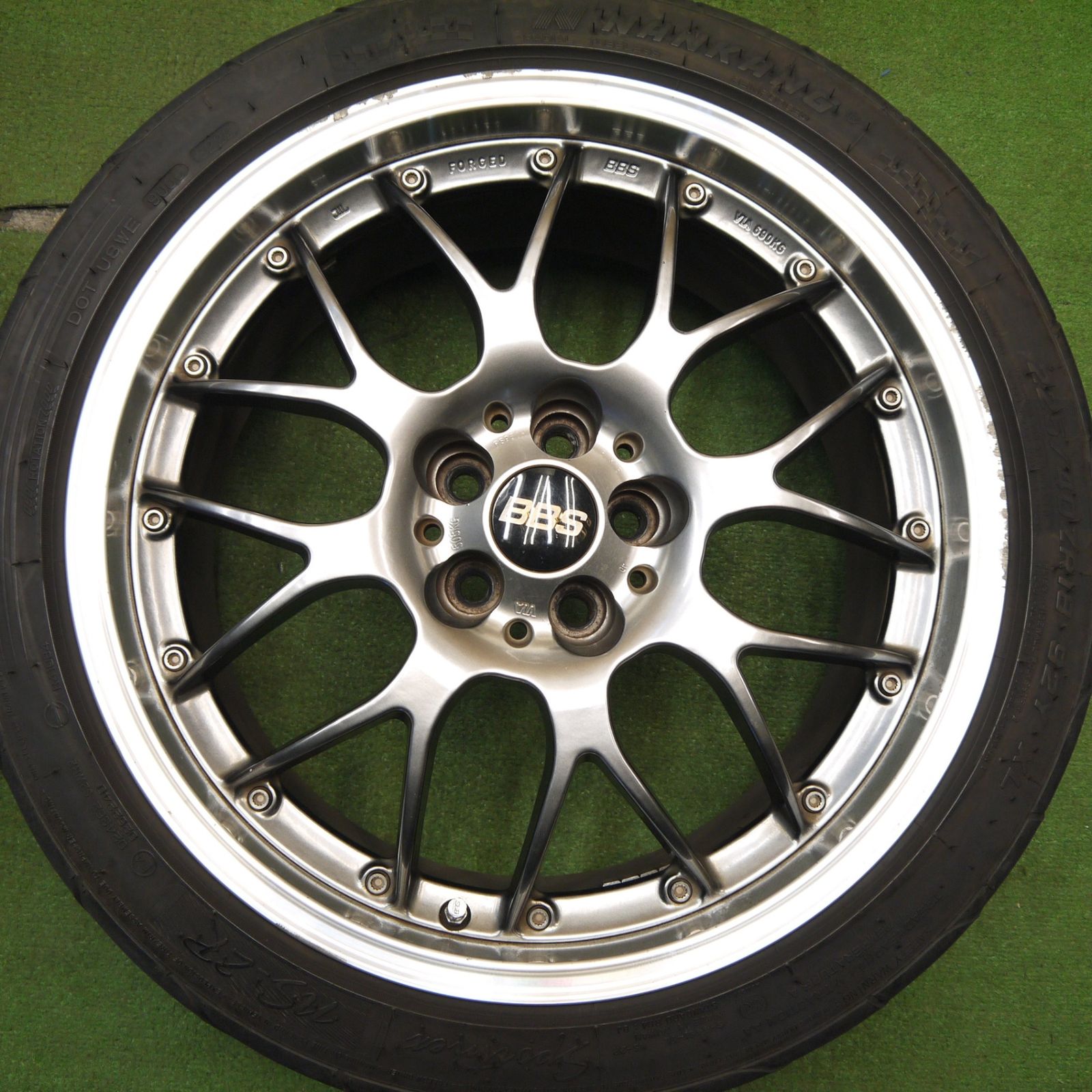 225|40R18