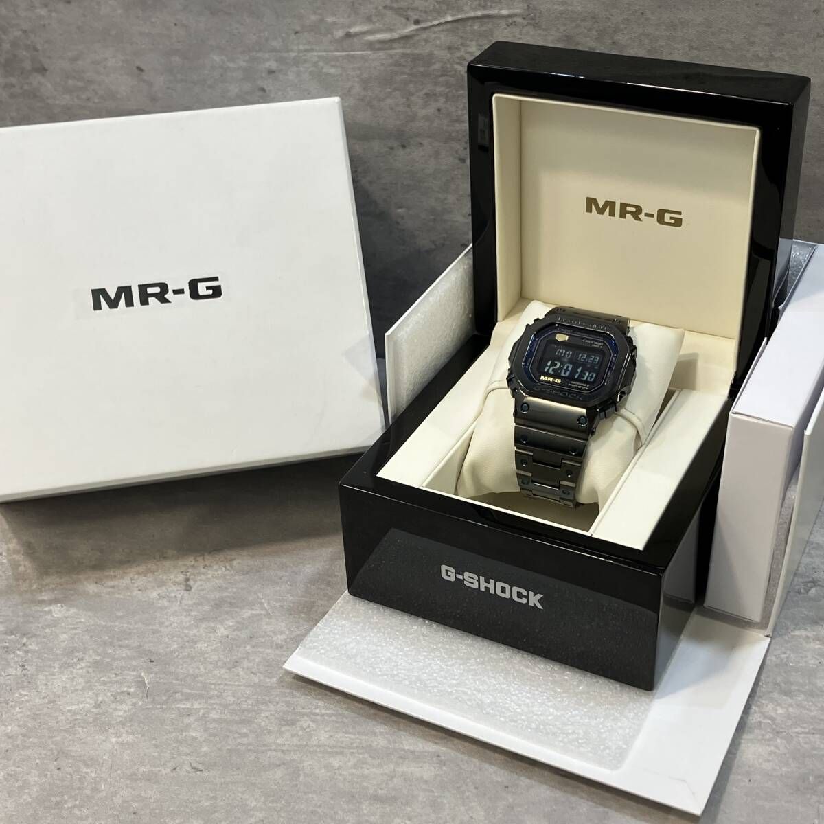 CASIO G-SHOCK MRG-B5000BA-1AJR ジーショック 電波ソーラー 箱 説明書 