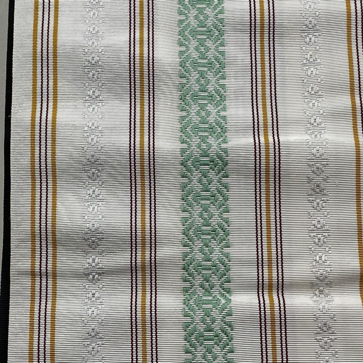 耳新しい 半幅帯 名品 証紙 本場筑前博多織 献上柄 白 正絹 速い船積み!