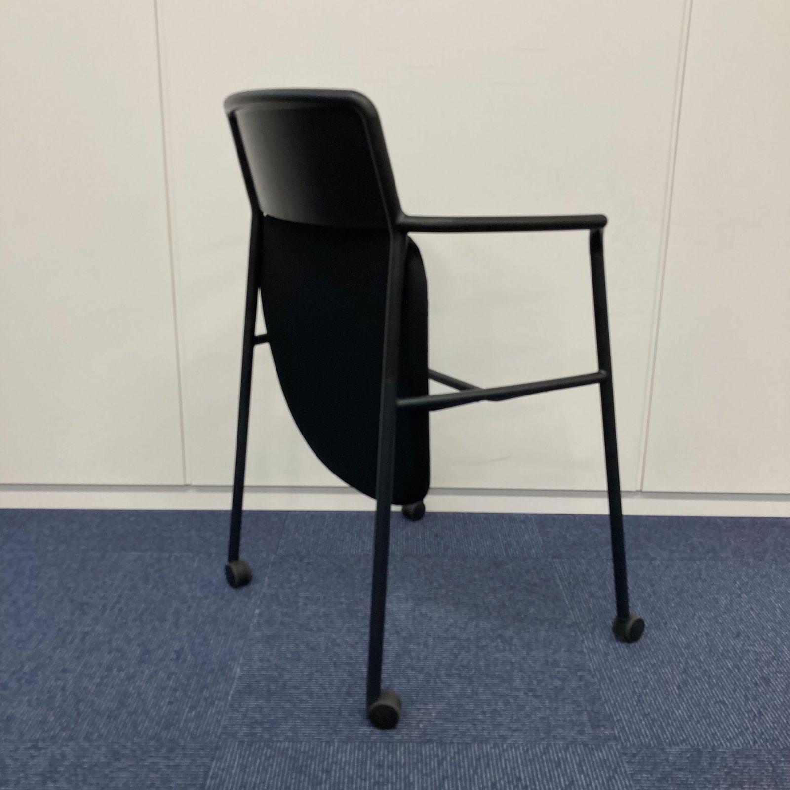 【中古 S(美品)】Any(エニー)K01-Z211CU2 中古】 K01-Z211CU2 コクヨ/KOKUYO ネスティングチェア 478821