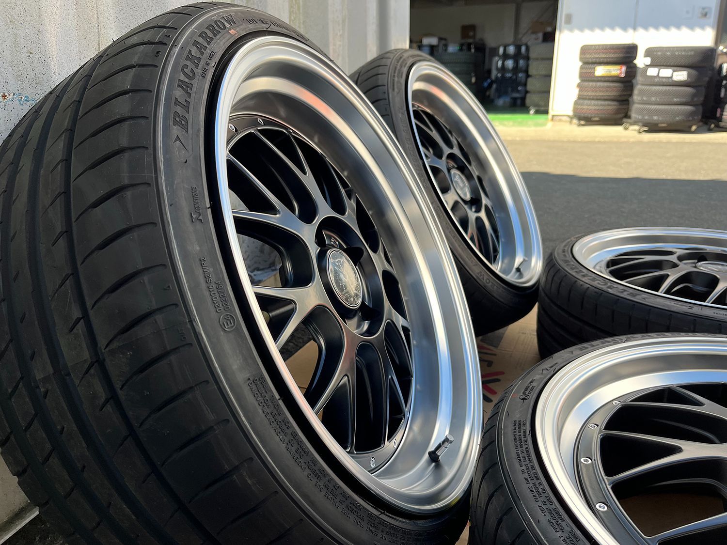 特選タイヤ 245|40R19