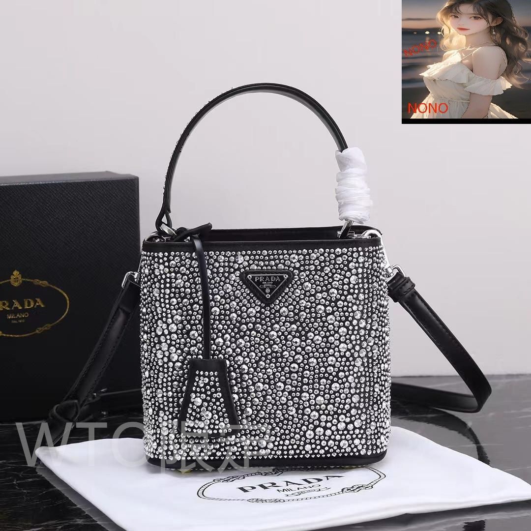 24時間限定価格！　PRADA プラダ　正規品　ショルダーバッグ　トートバッグ PRADA プラダ バッグ トートバッグ カナパ ショルダーバッグ