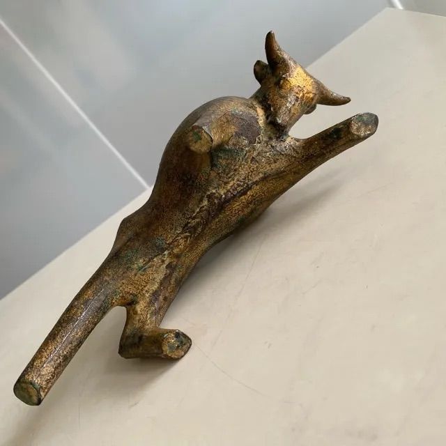 配送不可、現地引取のみ、リユース品】Kanae Miyazawa 雄牛のオブジェ