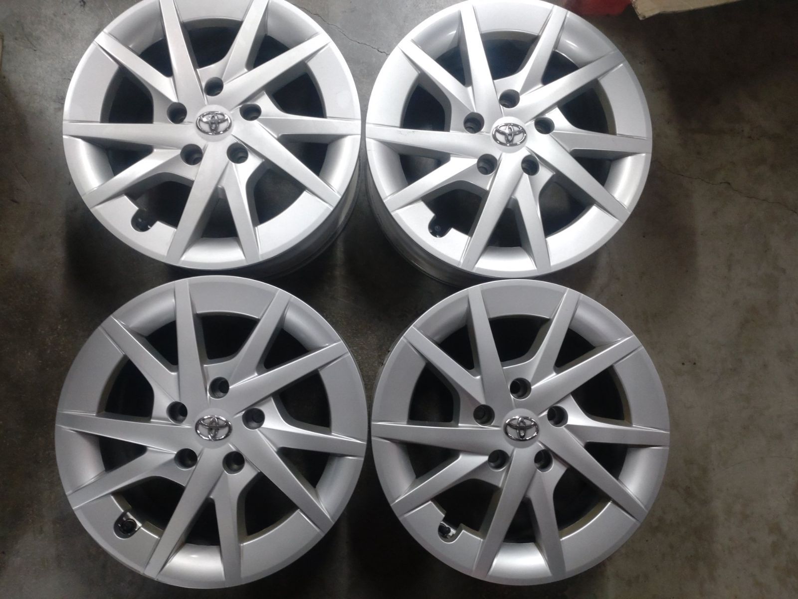 TOYOTA トヨタ プリウスα 40系 純正 ホイール 16インチ 6.5J 39 PCD114.3-5H 4本セット