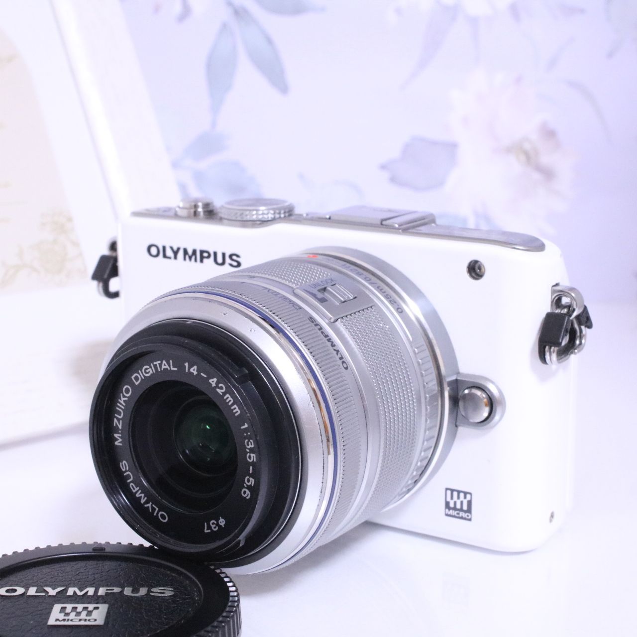 大人気のミラーレス一眼☆スマホ転送OK！オリンパス PEN E-PL3