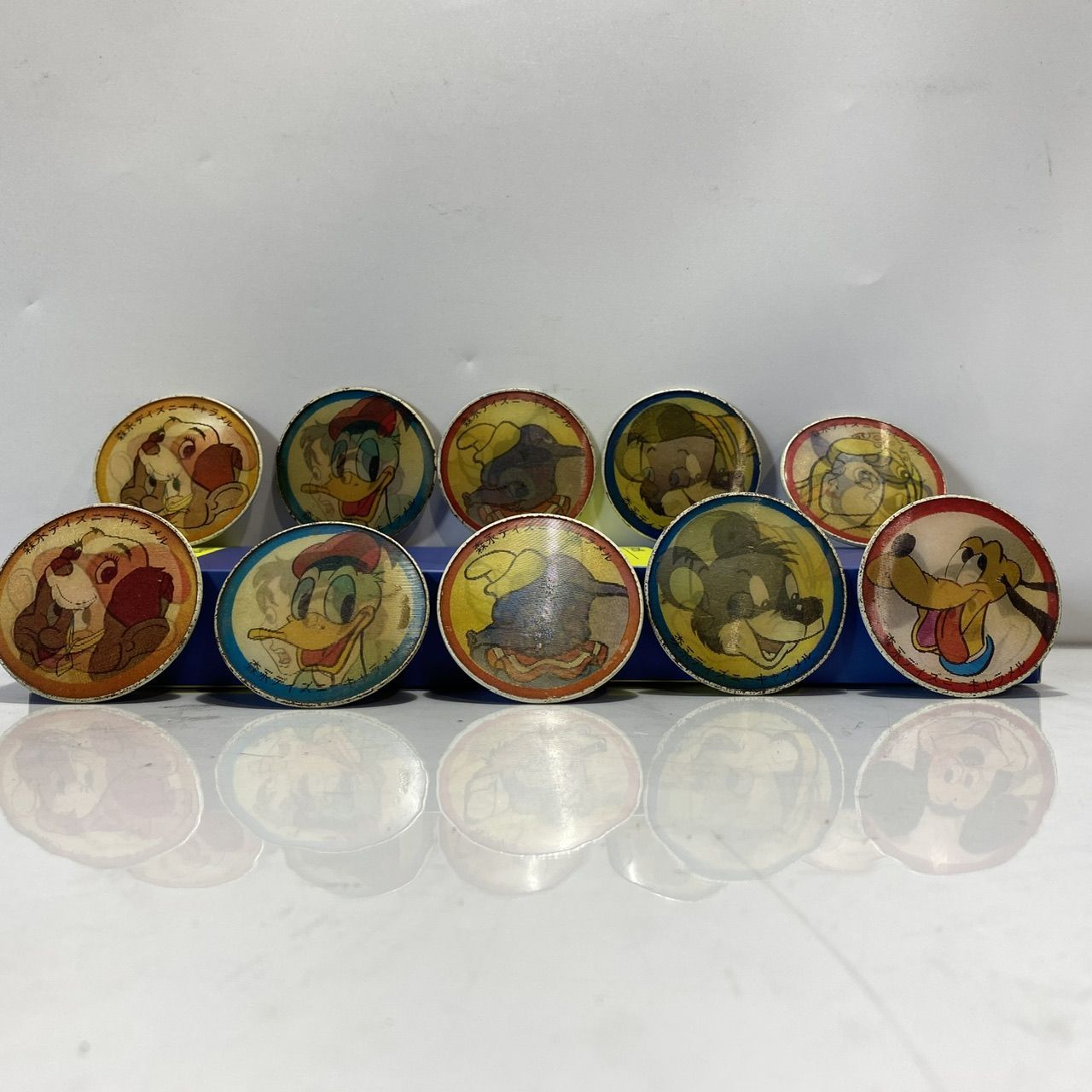 【期間限定10%OFF】森永ディズニーキャラメル　ビックリバッジ 3個セット ディズニービックリバッジ 10点セット 森永ディズニーキャラメル (管理