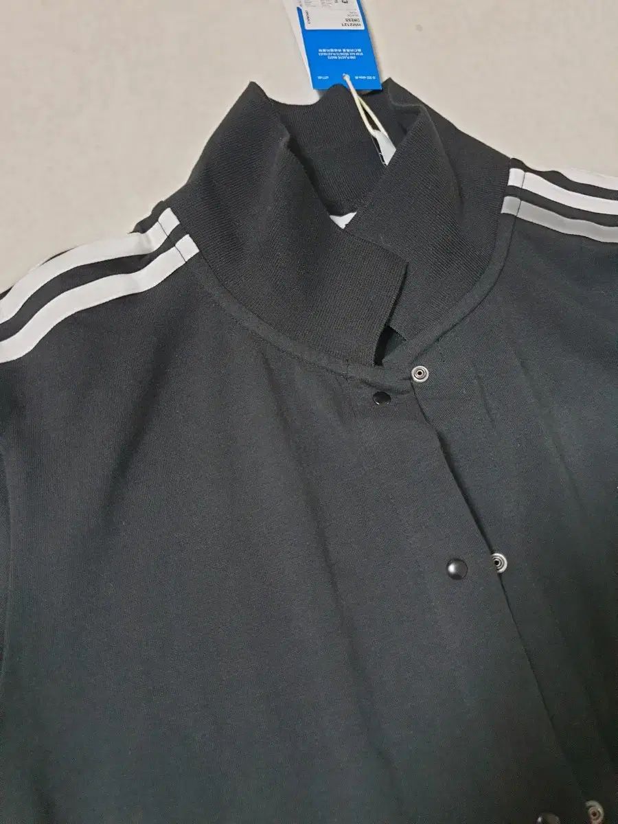 adidas アディダス