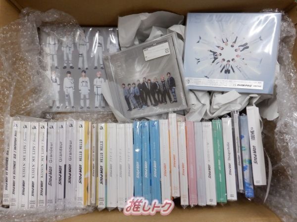 SnowMan アルバム CD 31点セット Snow Man 箱入り CDセット 31点 - メルカリ