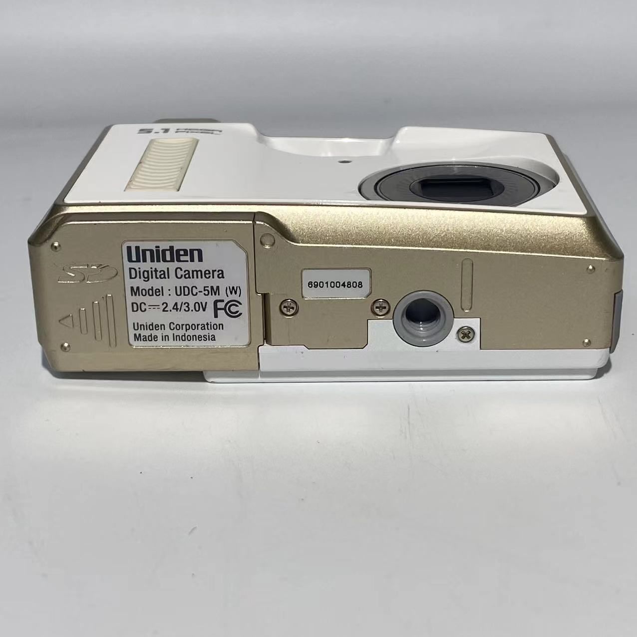 動作確認済】Uniden UDC-5M デジタルカメラ ホワイト×ゴールド