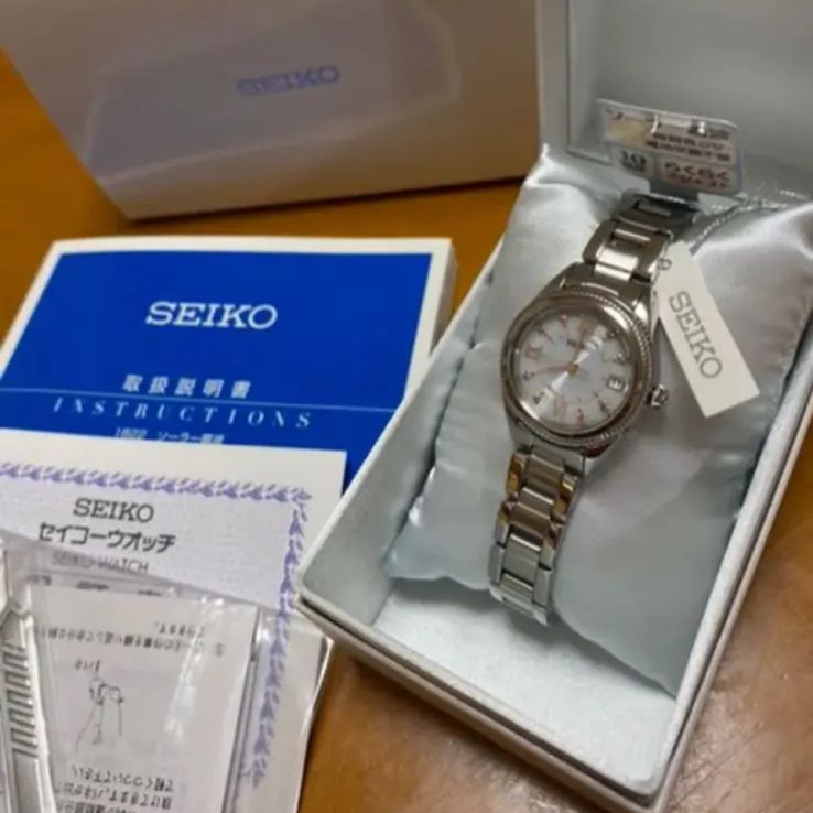 SEIKO セイコー 腕時計　1B22-0BZ0