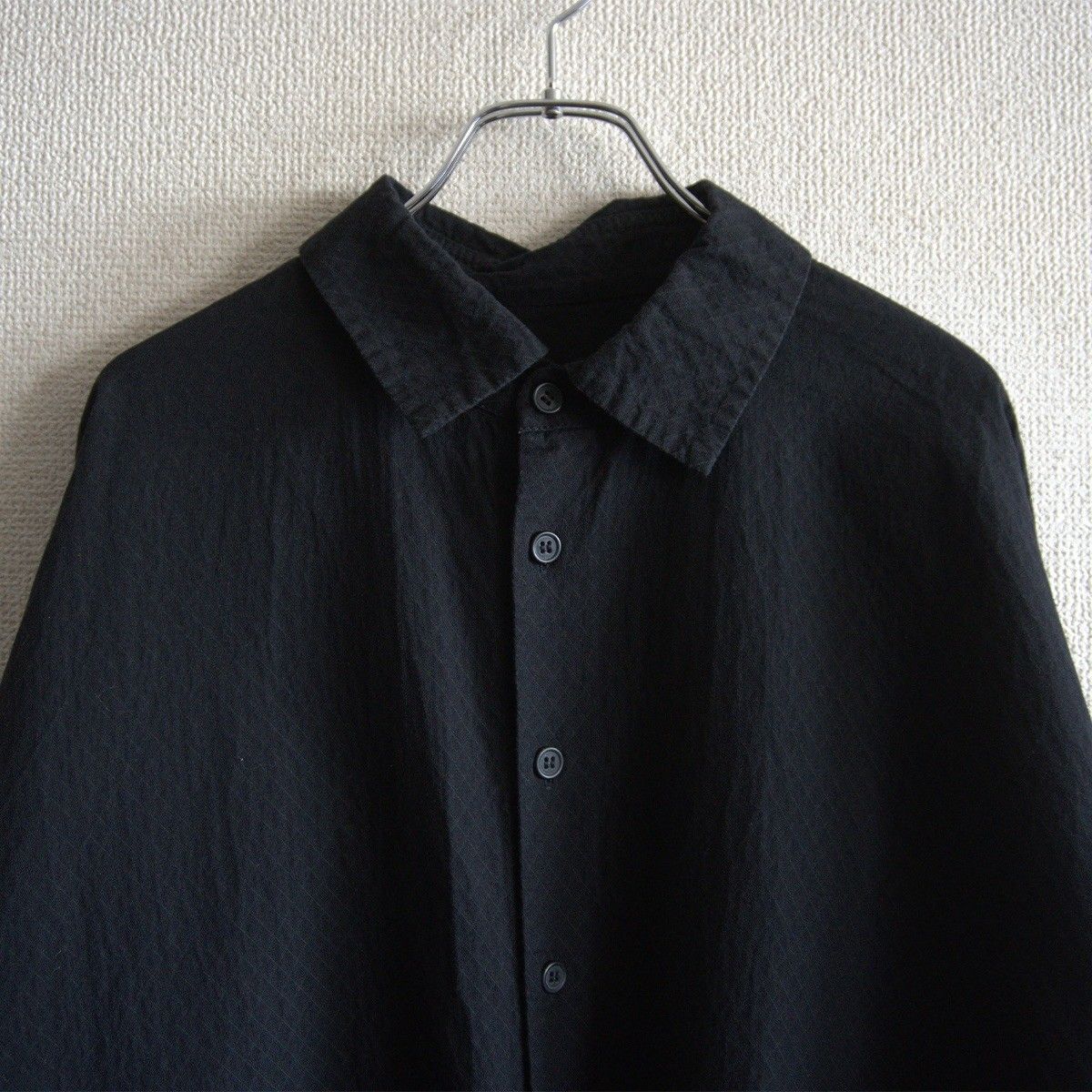 CASEY CASEY ケイシーケイシー ノーカラーシャツ ブラック casey casey ケイシーケイシーブラックノーカラーシャツ