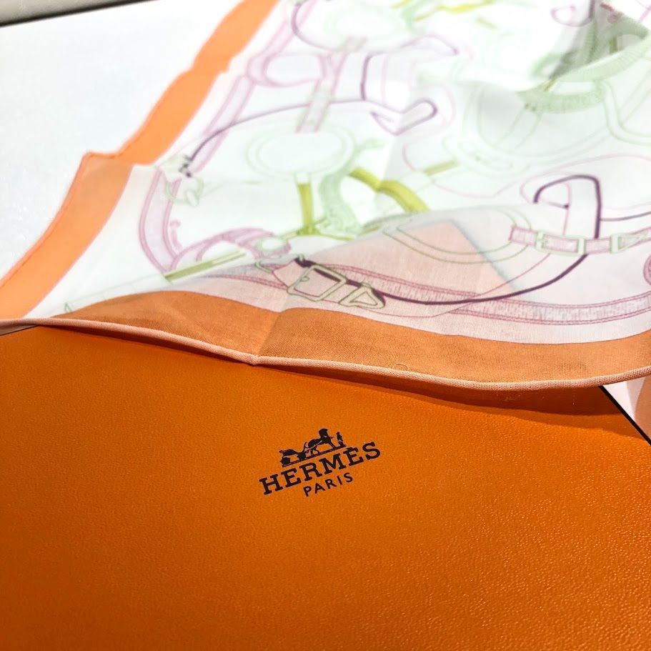 HERMES エルメス ハンカチ エプロンドール HERMES エルメス ハンカチ Eperon d'Or エプロンドール 紙タグ付 箱