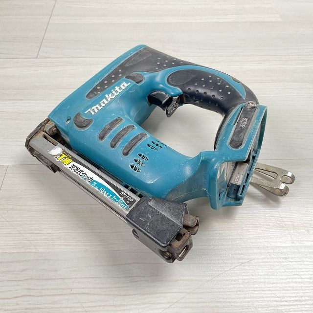 ST110D 充電式タッカ ※動作確認済み マキタ 【中古品】 □K0047426