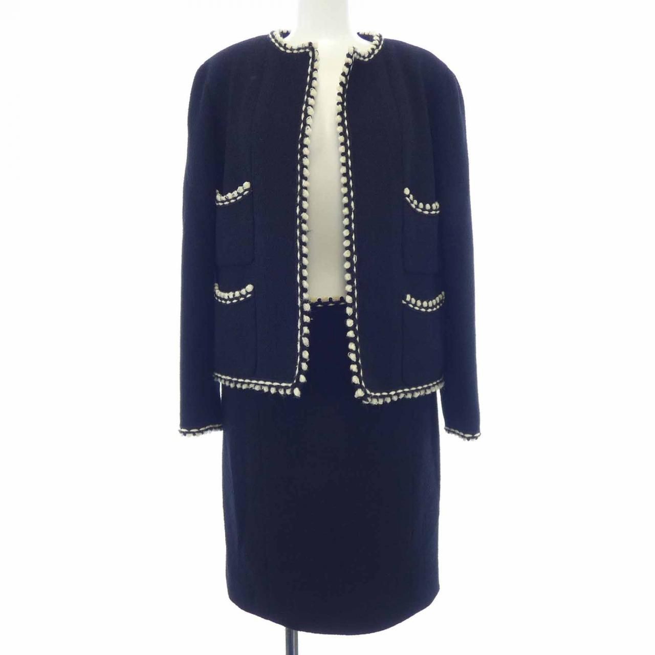シャネル　CHANEL ヴィンテージ　スーツ ヴィンテージ】シャネル CHANEL スーツ - メルカリ