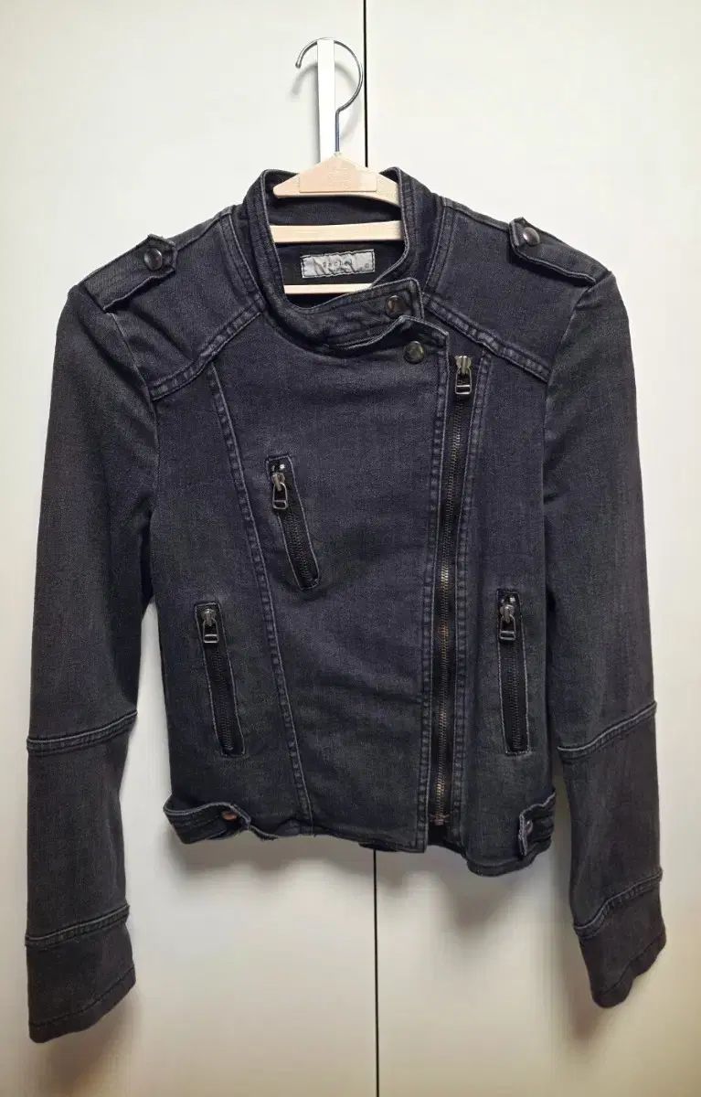 希少Levi's リーバイス 黒 デニム ライダース ジャケット M プレミアム ブラックデニムライダースジャケット 希少Levi's リーバイス 黒 デニム