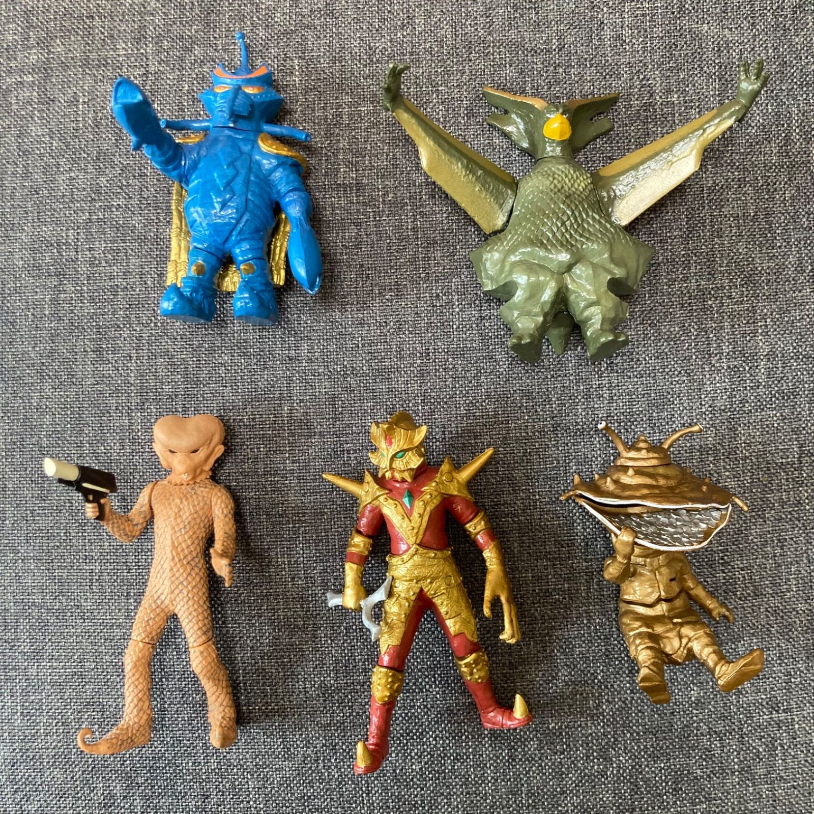 ウルトラマンHG ガシャポン 5個 まとめ売り - メルカリ