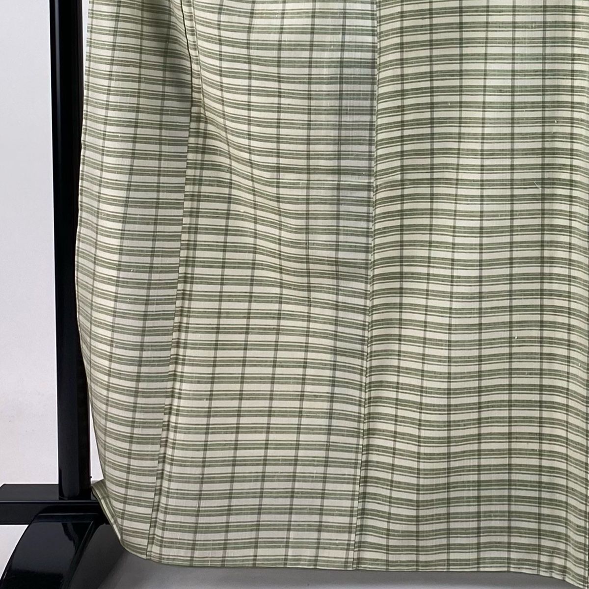 売り切れ次第終了。 紬 身丈165cm 裄丈66cm M 袷 縞 薄緑 正絹 秀品