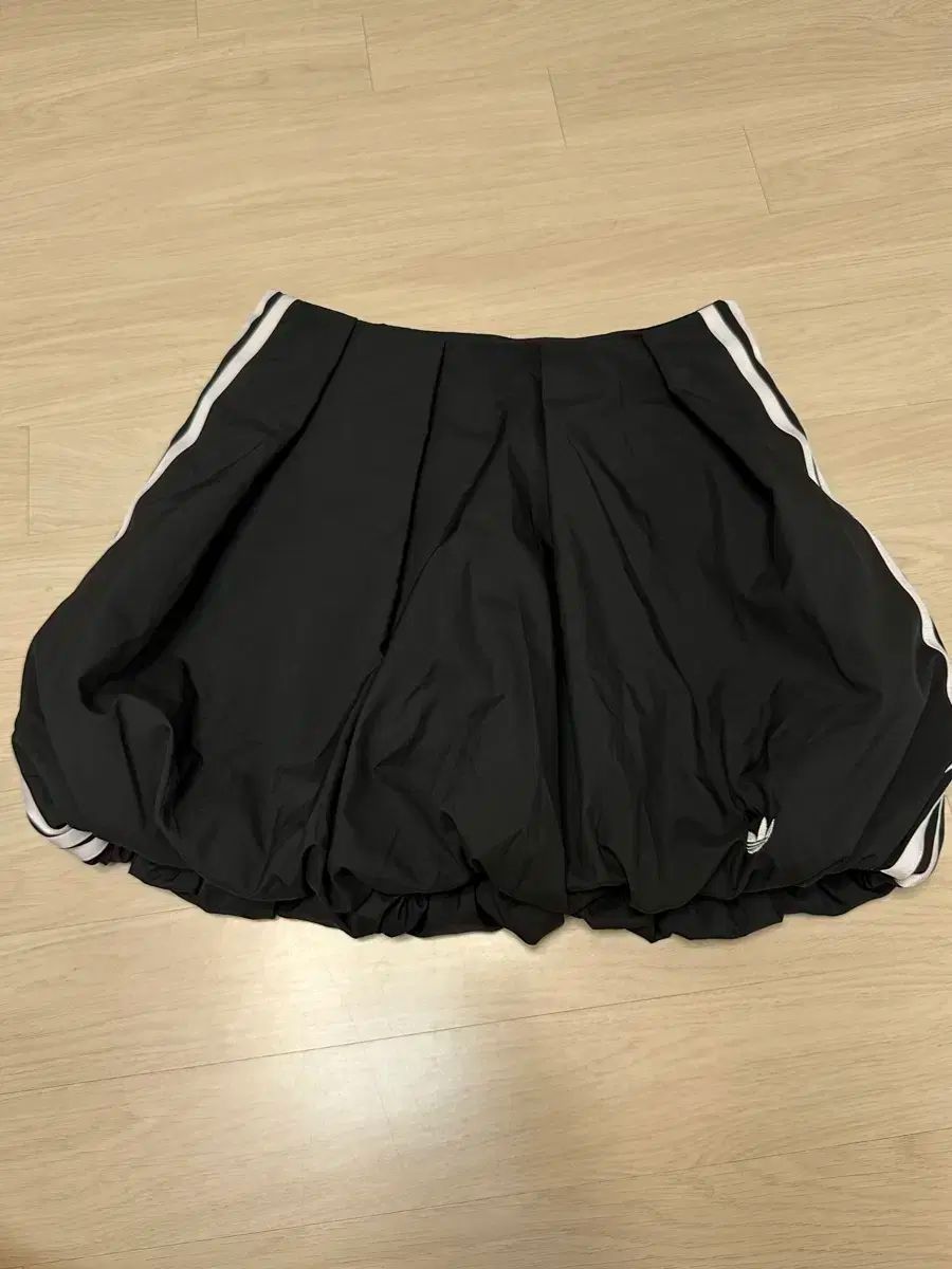 adidas アディダス スカート