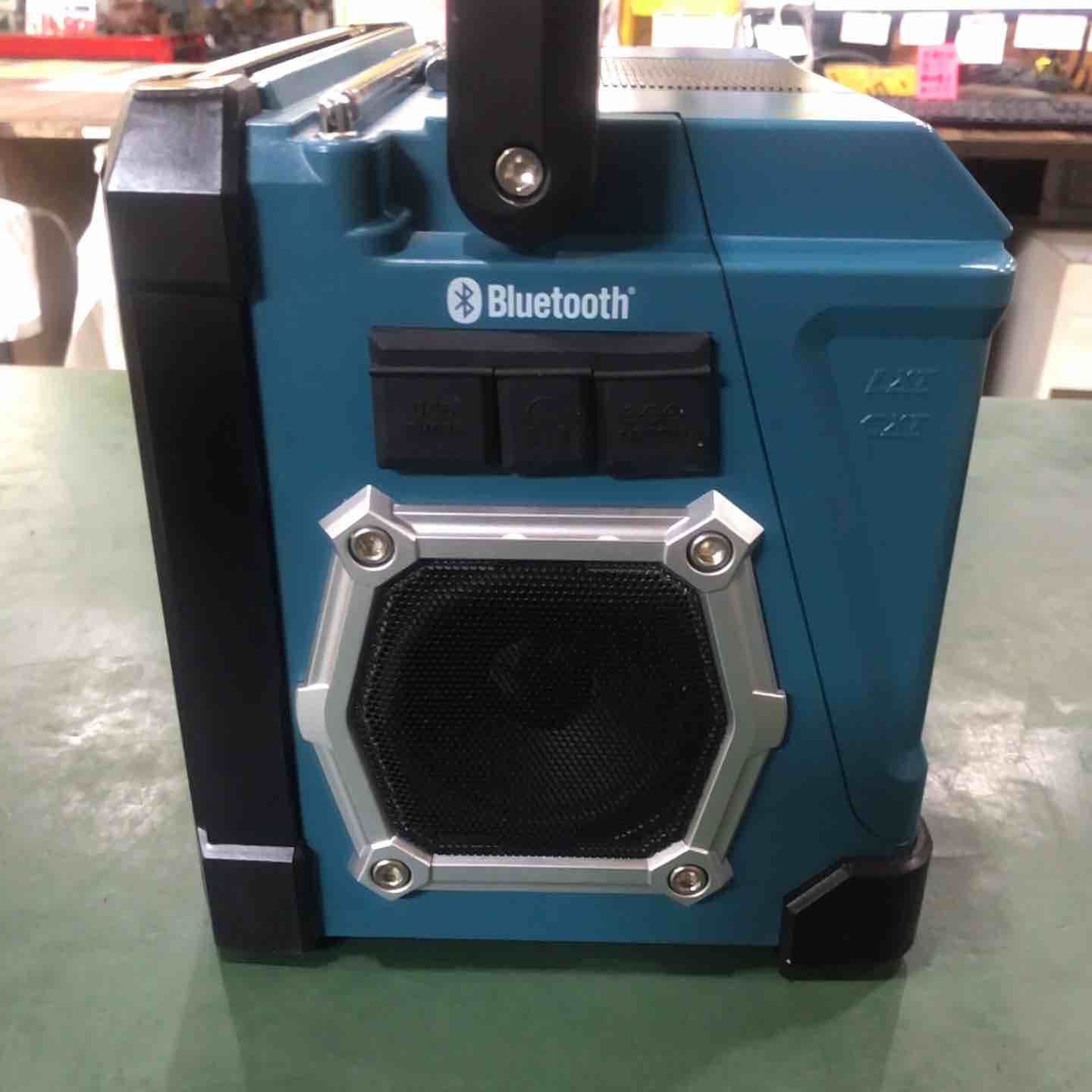 makita コードレスラジオ付テレビ