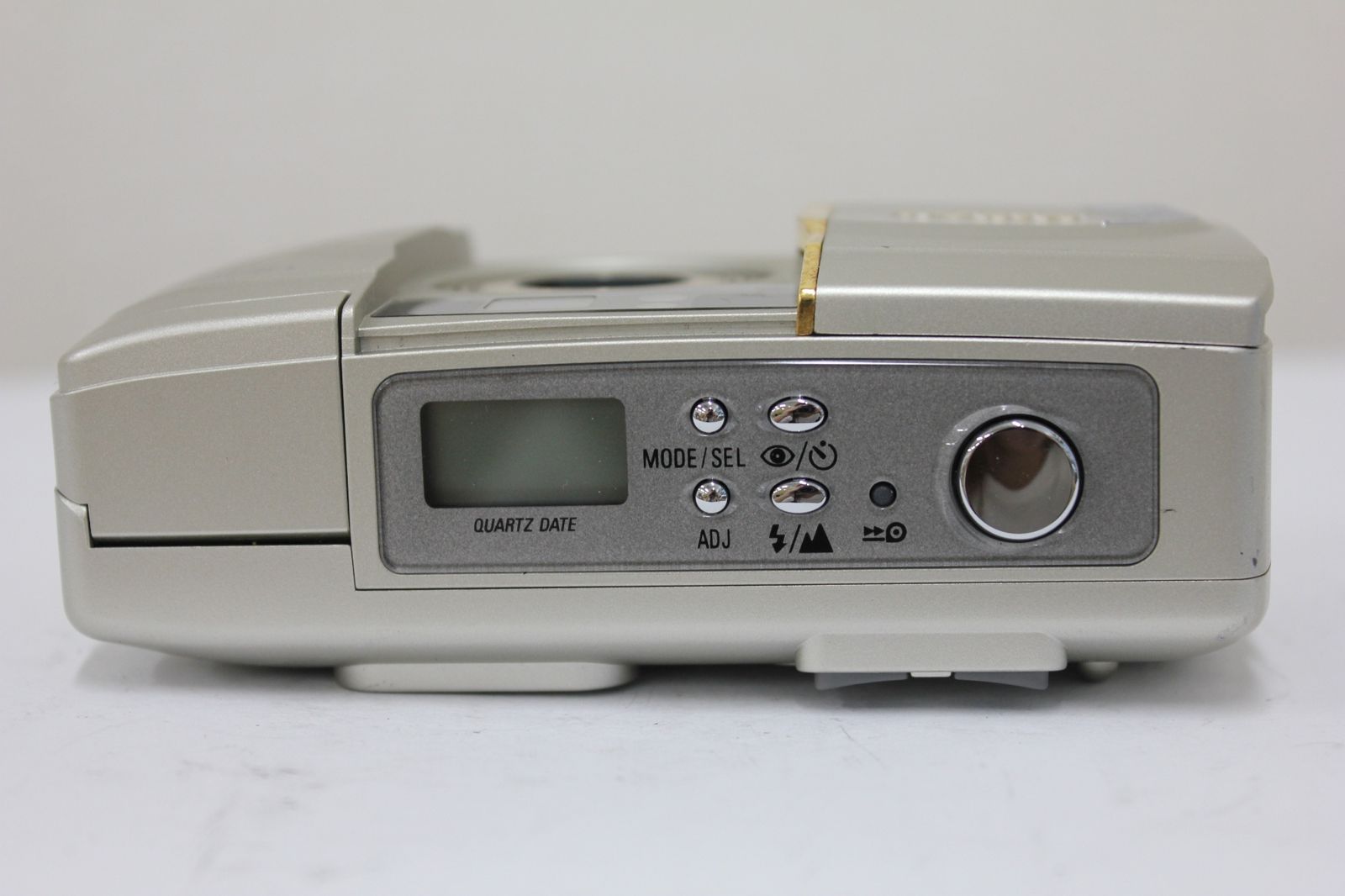 28-100mm コンパクトカメラ