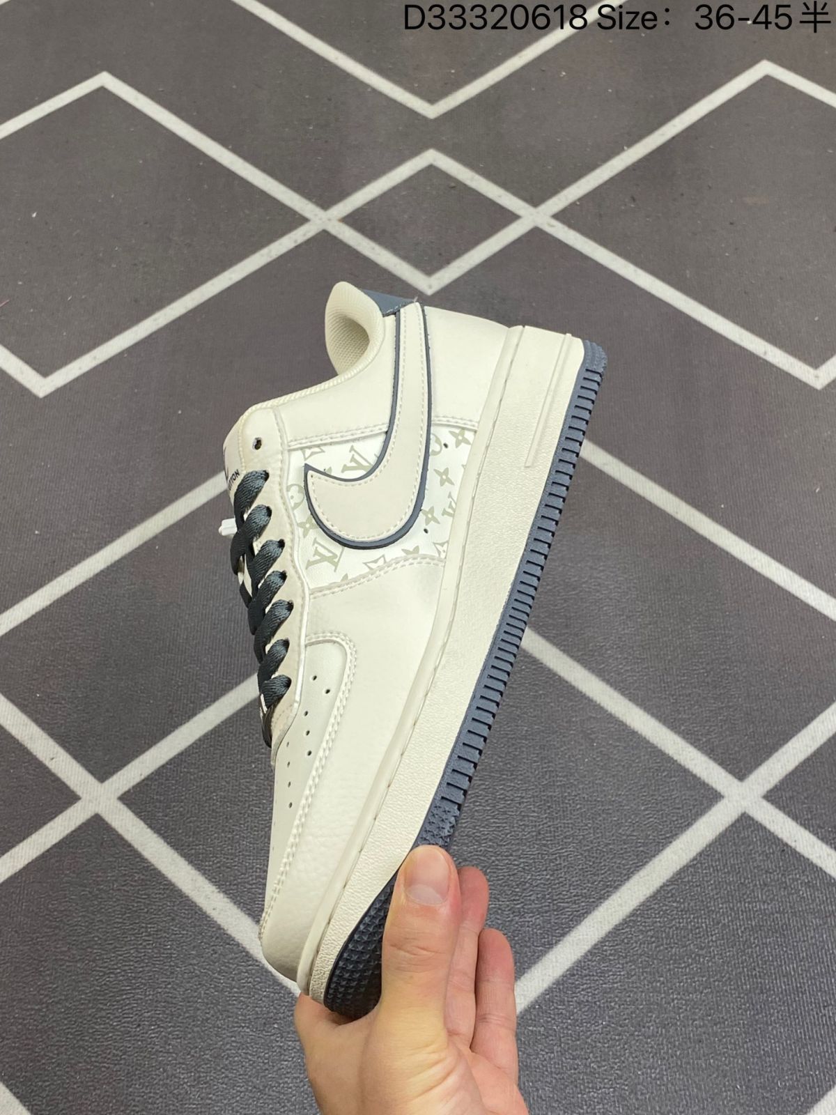 ナイキ スニーカー Nike Air Force 1 Low 07 FB0788 200 男女兼用 並行輸入品