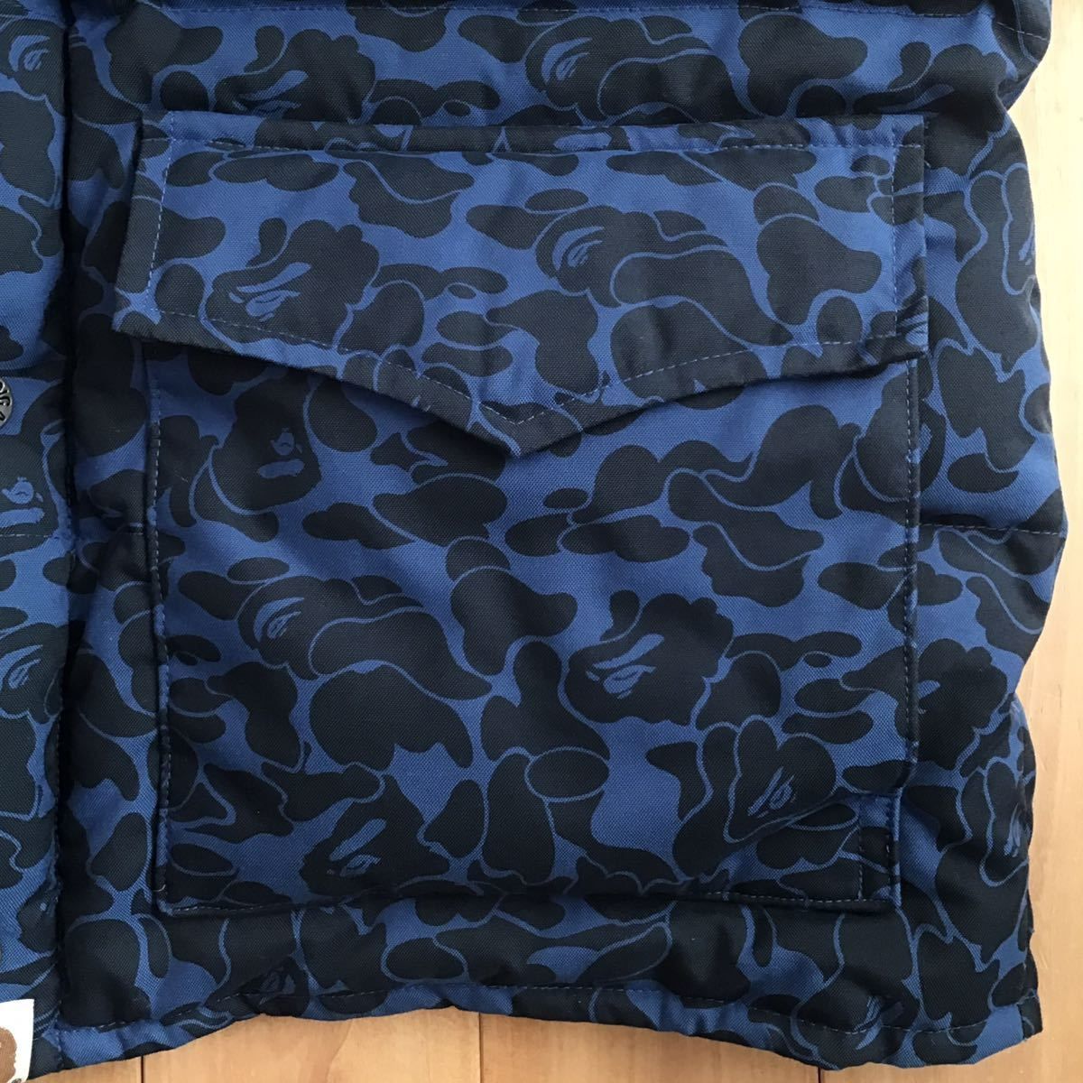 ダウンジャケット Solid camo Mサイズ blue × navy a bathing ape BAPE 