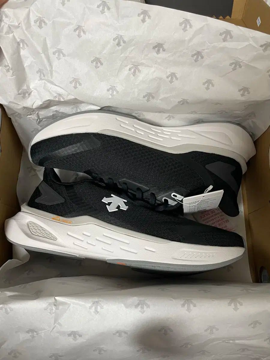 DESCENTE デサント ランニングシューズ