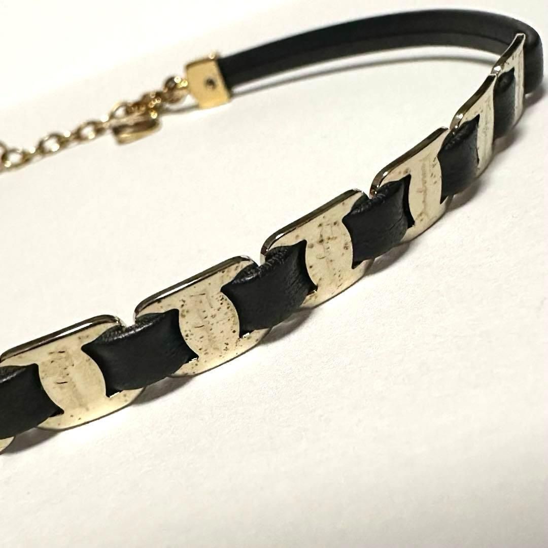 ヴァラ チョーカー