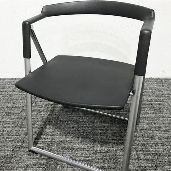 フォールディングチェア