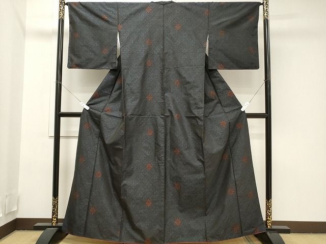 平和屋着物●本場大島紬　枝花文　やまと誂製　正絹　逸品　未使用　CAAU2751yc 平和屋着物○本場大島紬 枝花文 やまと誂製 正絹 逸品 未使用