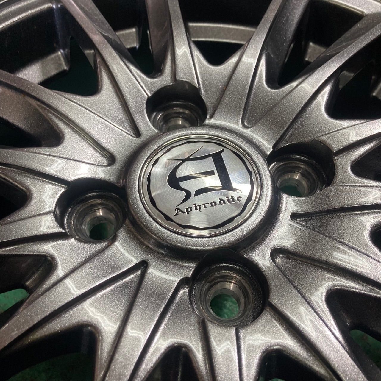スタッドレス