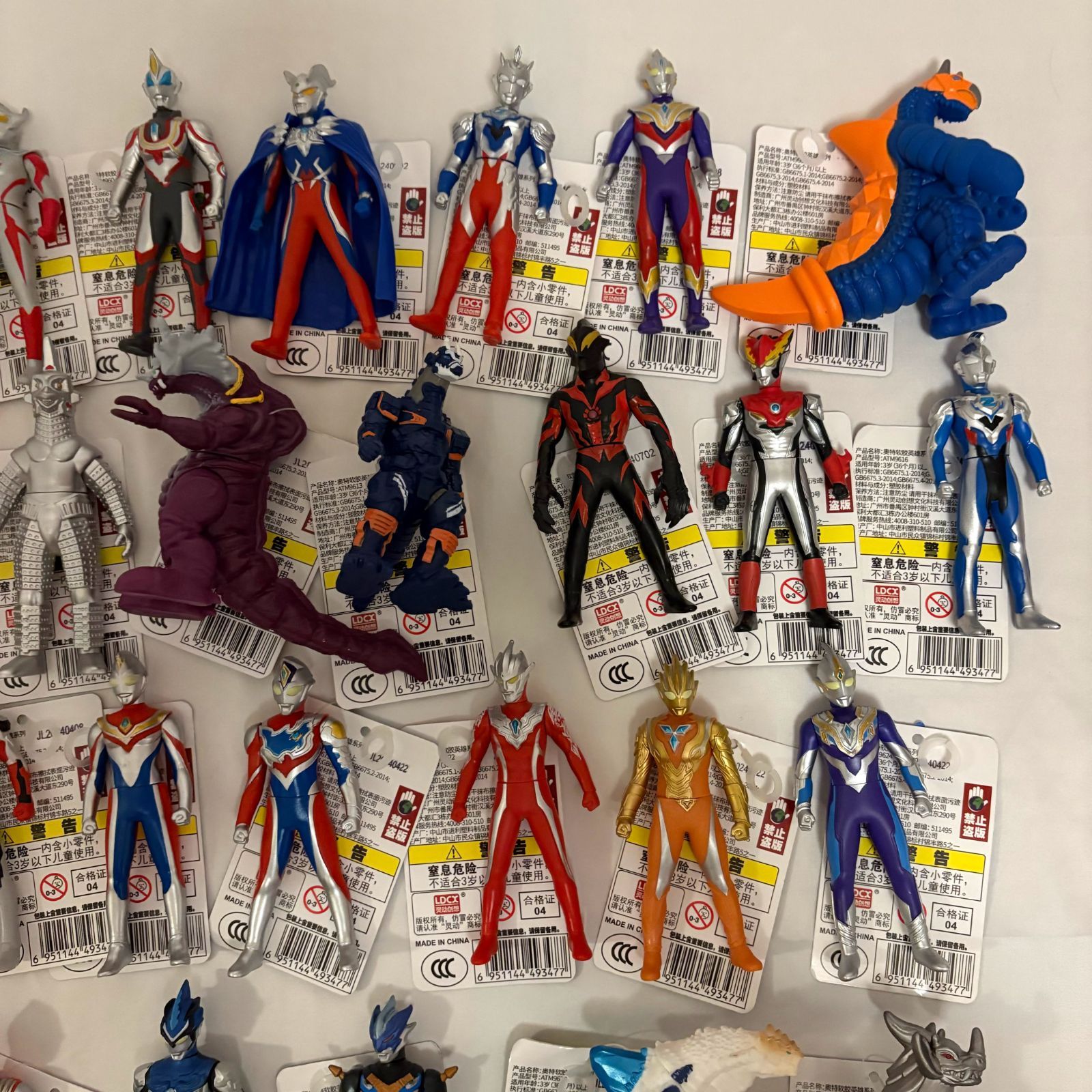 中国LDCX 正規版権 ウルトラマン＆怪獣 ミニソフビ38種類コンプリート