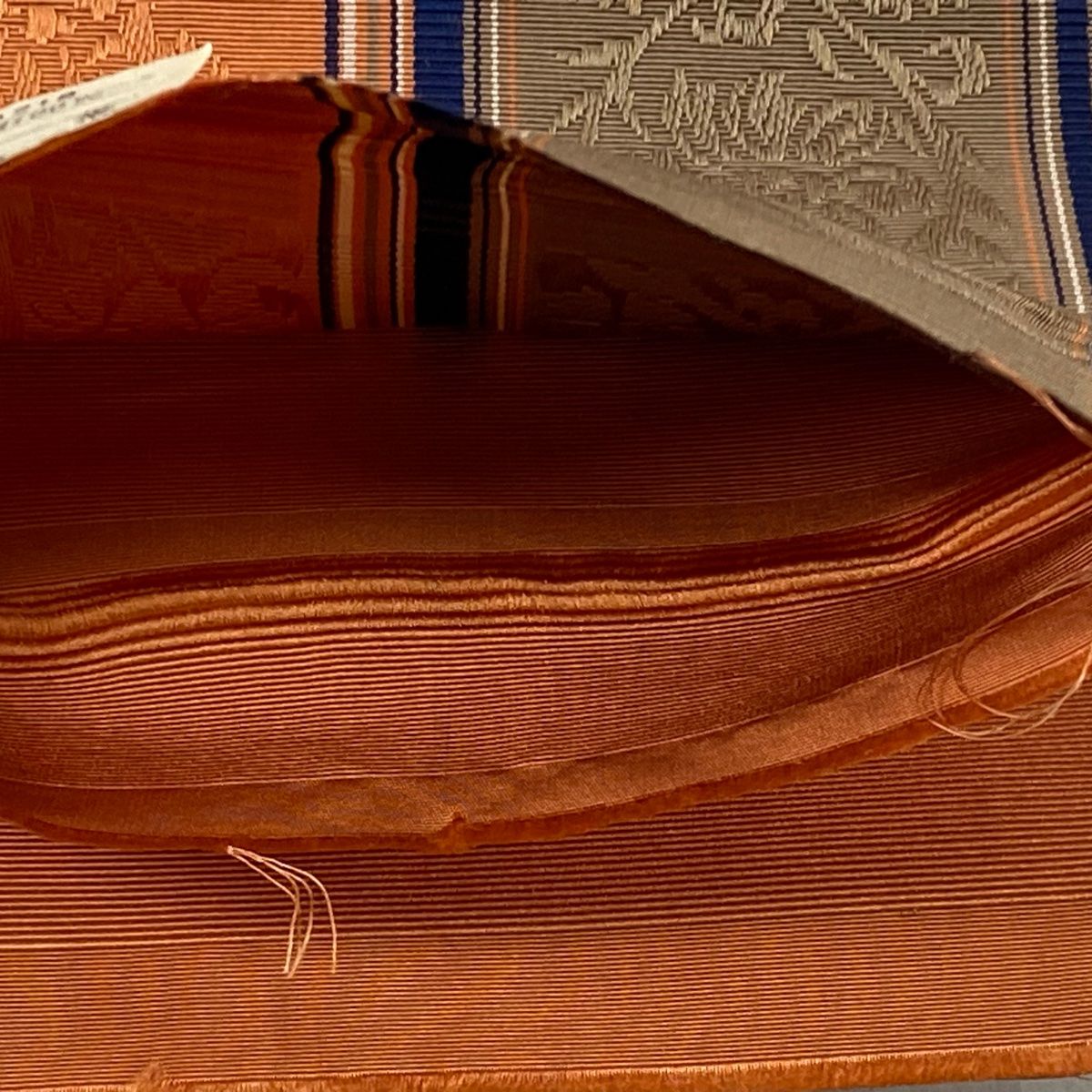 半幅帯 美品 秀品 証紙 博多織 よろけ縞 深緑 正絹 【中古】 半幅帯 優品 証紙 博多織 花丸文 幾何学 箔 黒 正絹 中古 袋帯 美品