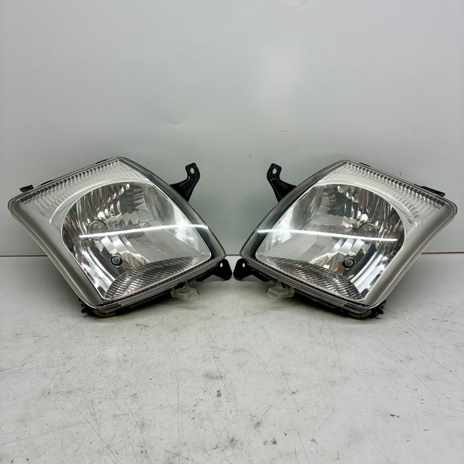 HA22S HA12S アルトワークス ヘッドライト 左右セット バラ売り不可 HA22S HA12S アルトワークス ヘッドライト 左右セット バラ売り不可