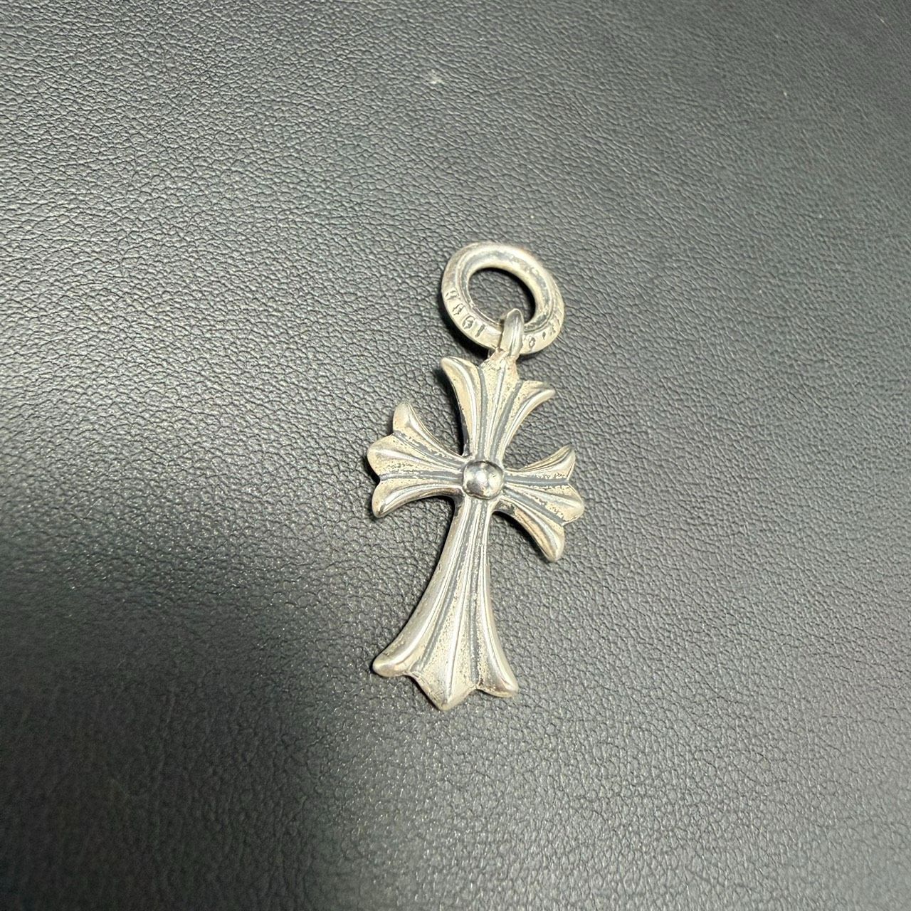 中古】シルバー アクセサリー タイニーCHクロス チャーム ペンダント 
