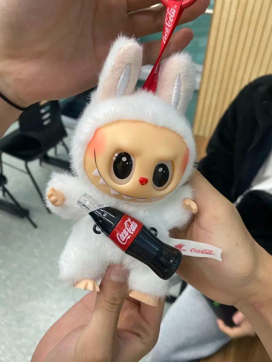 正規品】ラブブ コカコーラ POPMART LABUBU ポップマート 正規品】 ラブブ Labubu コカ・コーラ らぶぶ ぬいぐるみ POP  MART THE 正規品】POP MART (ポップマート ) ラブコカコーラ