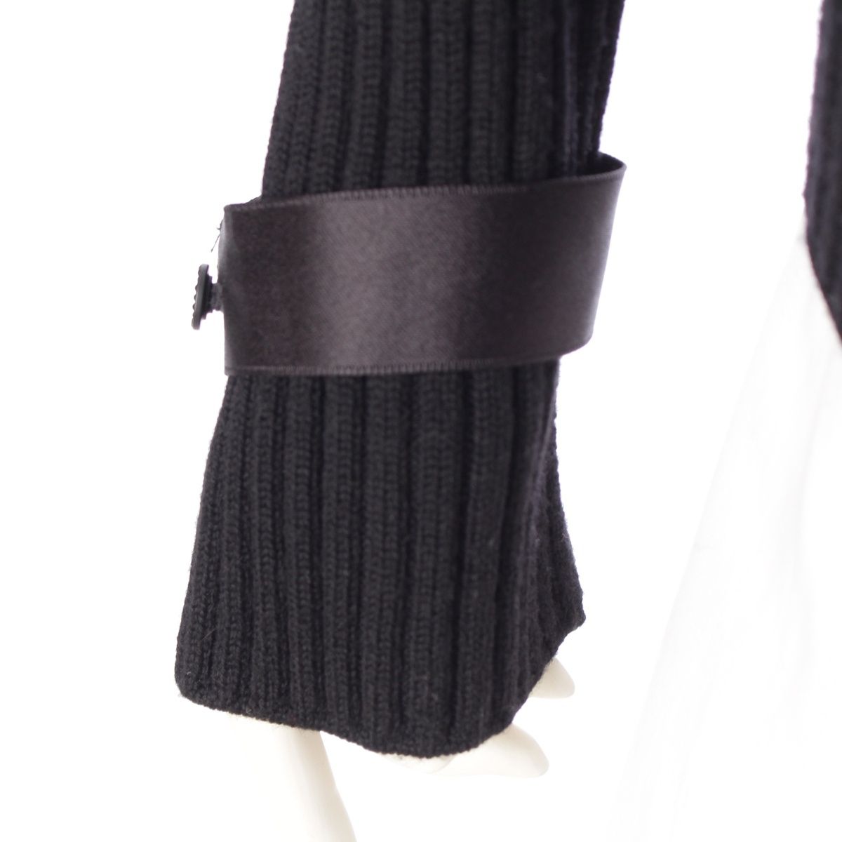 CHANEL - シャネル 02A ウール ボタンデザイン ハイネック 長袖 リブ ニット トップス P19707 ブラック 46【中古】 シャネル 02A ウール ボタンデザイン ハイネック 長袖 リブ