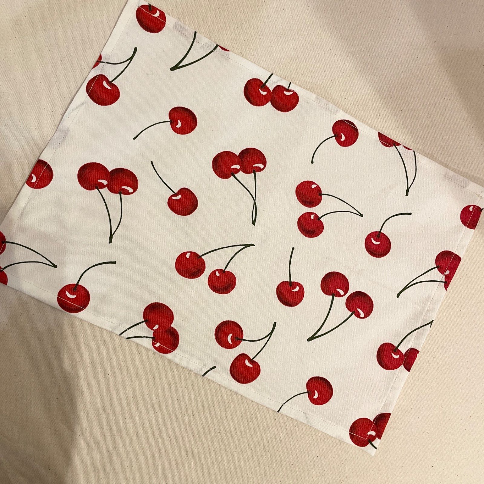 まぁ様確認用さくらんぼアイボリーランチョンマット25×33