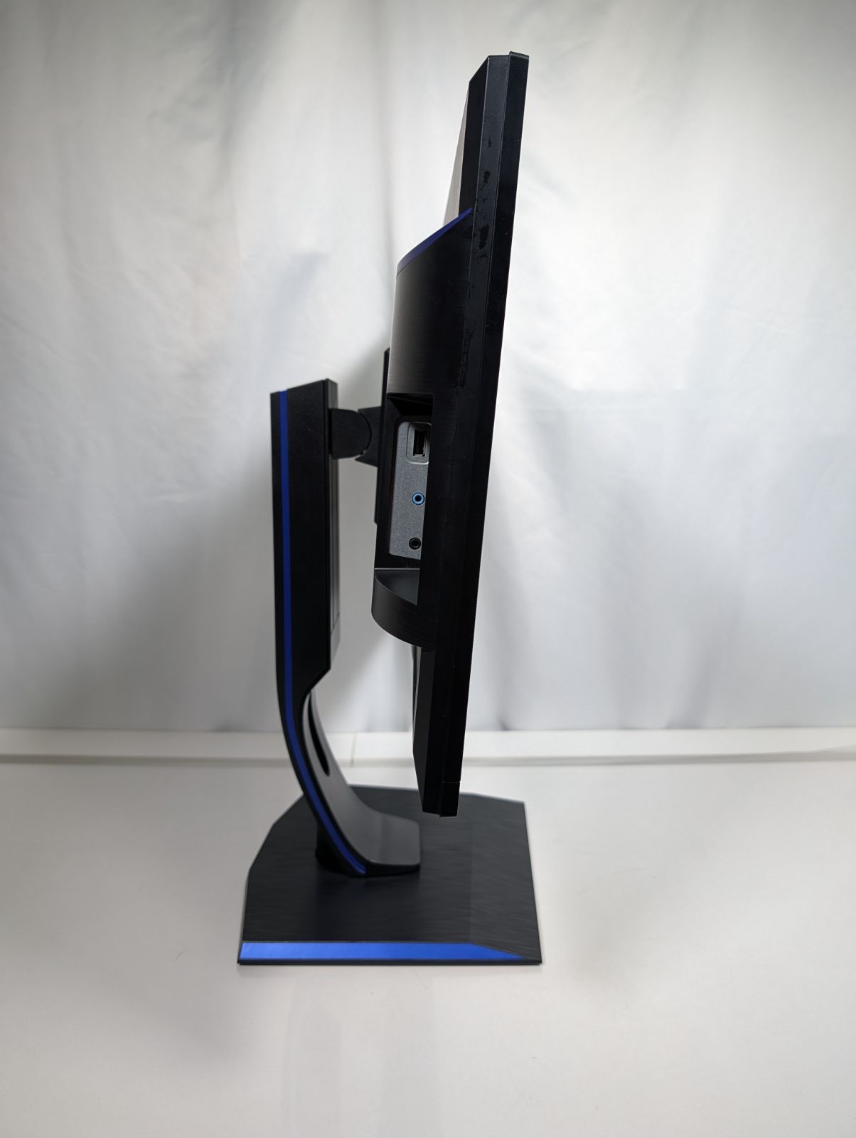 240Hz対応 24.5型ワイド液晶ディスプレイ