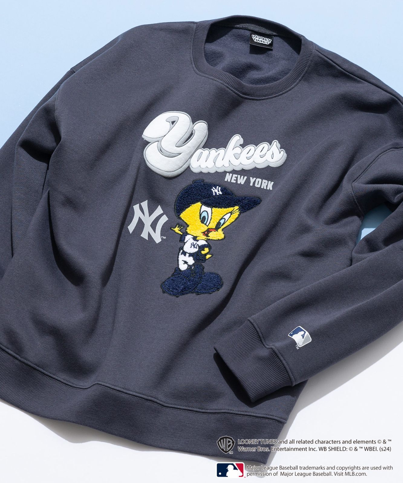 2024秋冬新作】Looney Tunes × MLB オリジナルデザイン 裏起毛クルー 