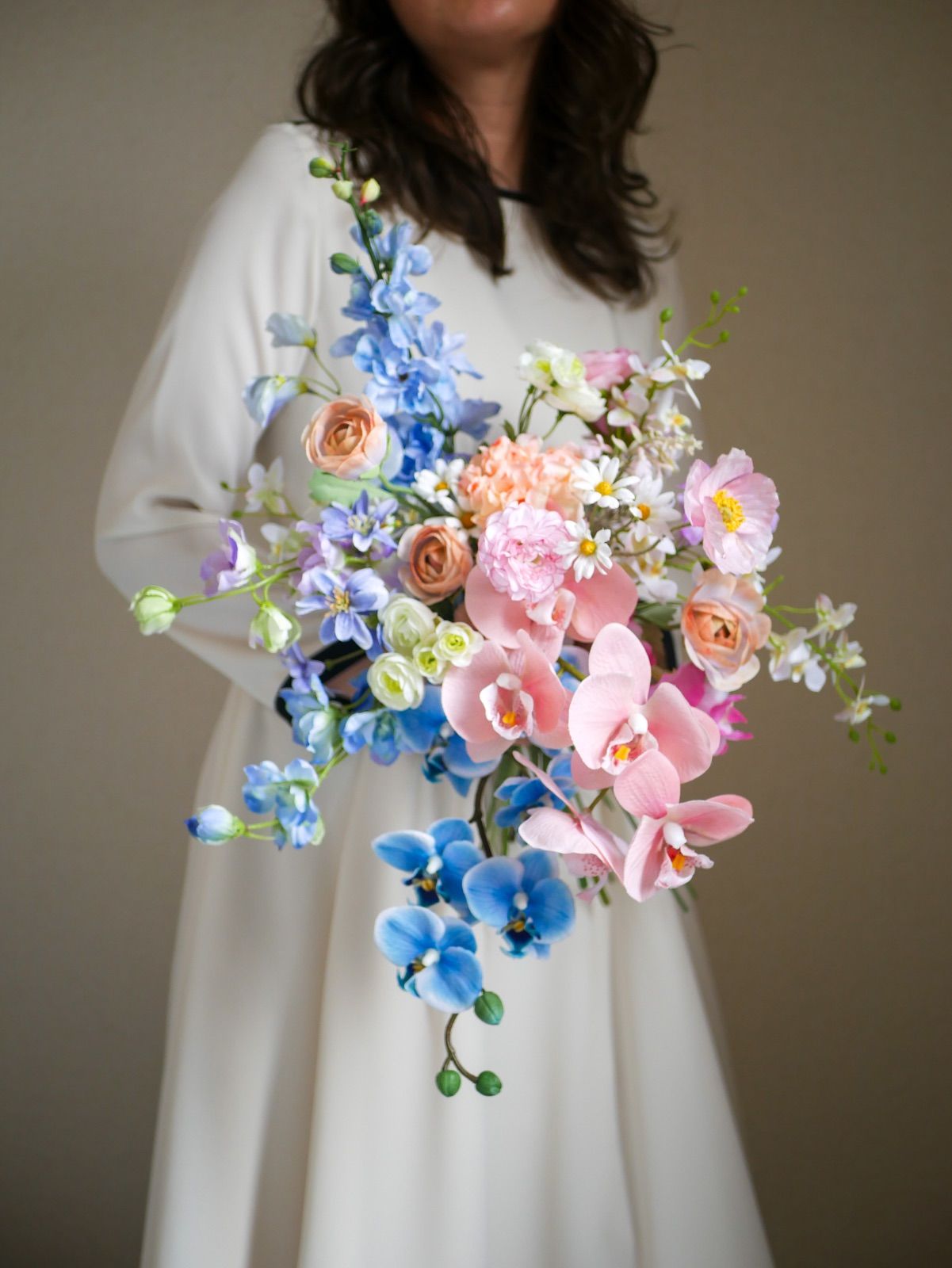 ウェディングブーケ　アーティフィシャルフラワー　カラフルブーケ ウェディングブーケはカラフルに！ 新婦様の輝きに負けないくらいの