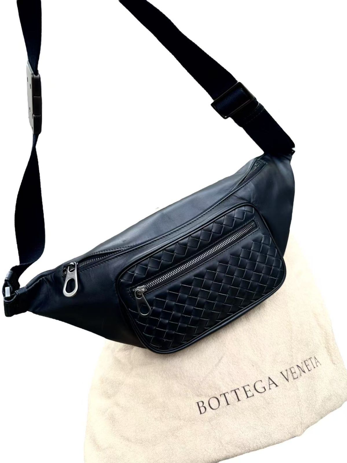 ボッテガヴェネタ ボディバッグ ショルダーバッグ イントレチャート ブラック 黒 ボッテガヴェネタ ボディバッグ ショルダーバッグ イントレチャート